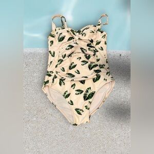 Cute one piece. Slimming. Tummy control. Good condition